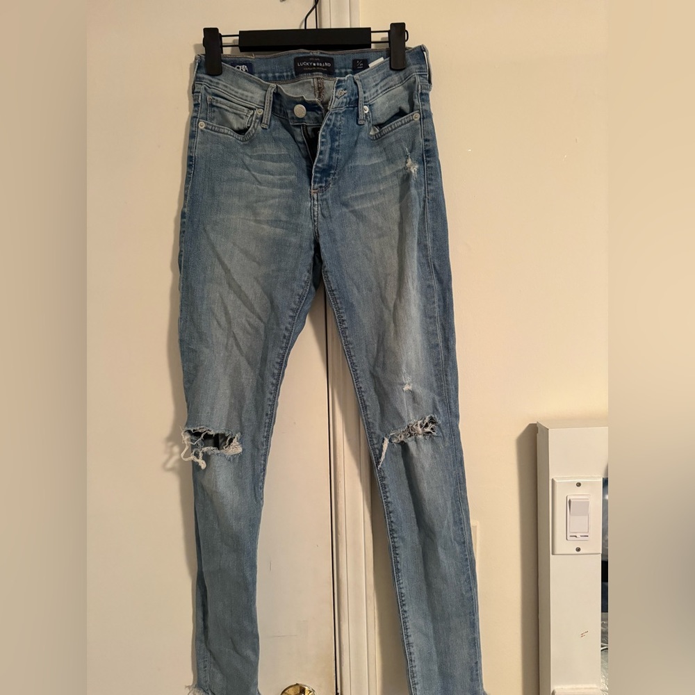Lucky brand ripped straight leg/skinny jeans size 2
